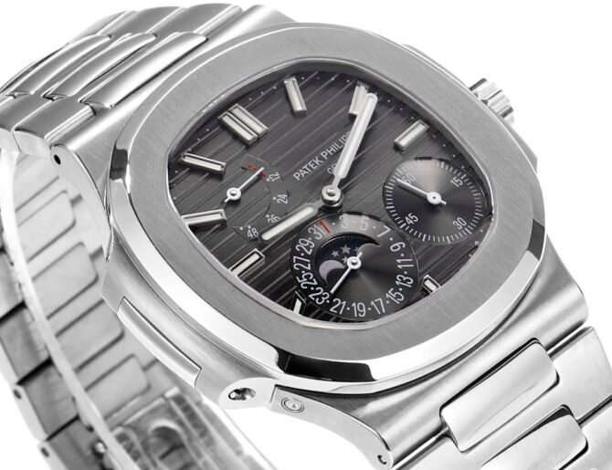 Patek Philippe Nautilus 5712/1A-001 GR-Moon Phase Stainless Steel