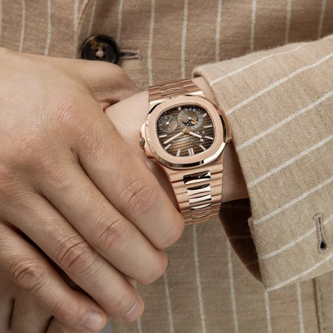 Patek Philippe Nautilus 5712/1R-001 Moon Phase Rose Gold
