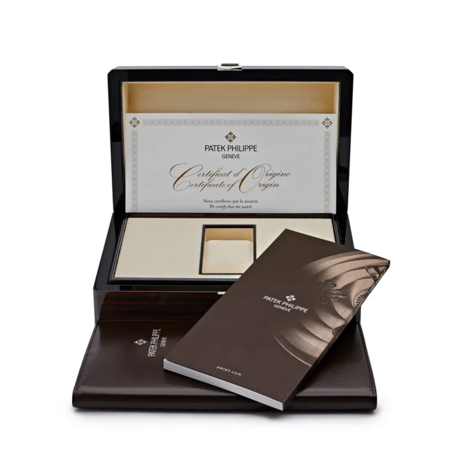 Patek Philippe Nautilus 5712/1R-001 Moon Phase Rose Gold